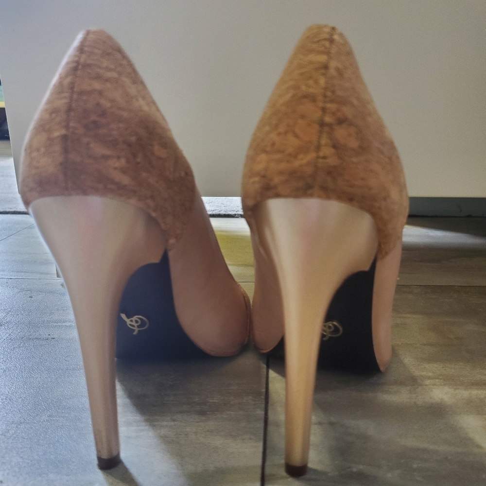Heels - Picture 5 of 7